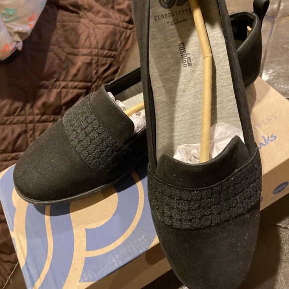 NEW Clarks Cloudsteppers Ayla Sloane Round Toe Slip On soft cushioned Flats 9.5 - Picture 2 of 4